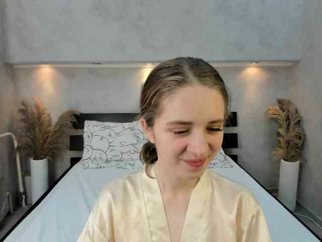 Camilla-Kelly webcam