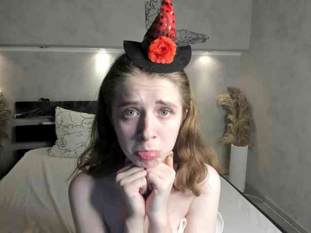 Camilla-Kelly webcam