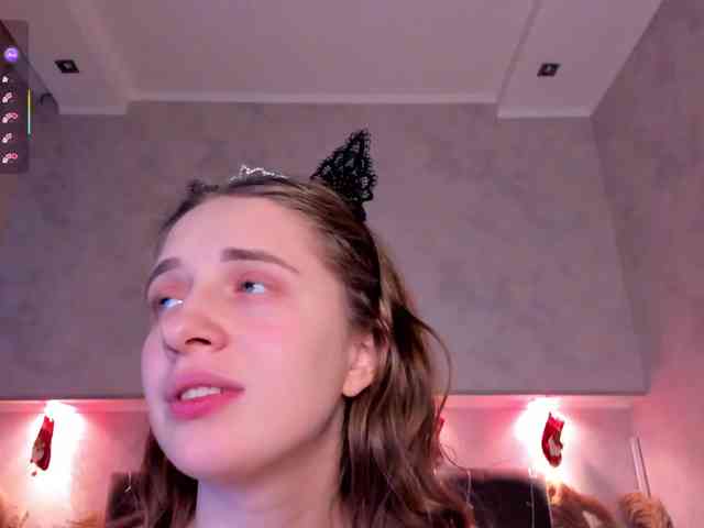 Camilla-Kelly webcam