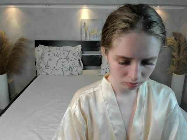 Camilla-Kelly webcam