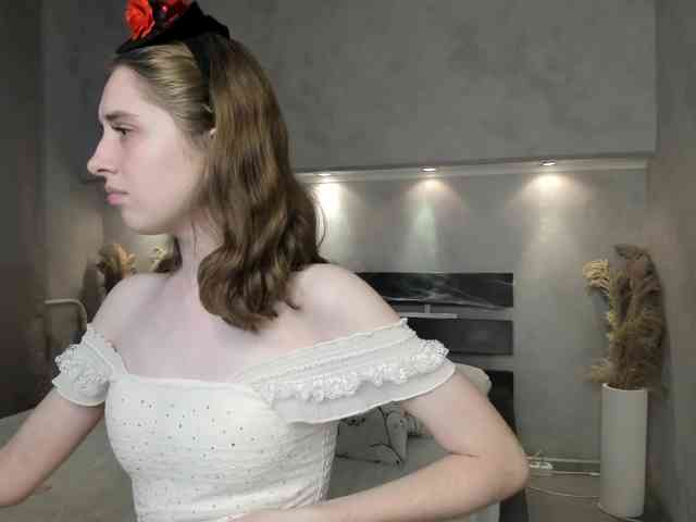 Camilla-Kelly webcam