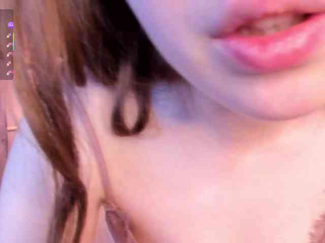 Camilla-Kelly webcam