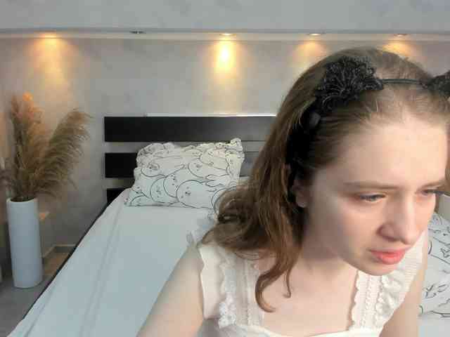 Camilla-Kelly webcam