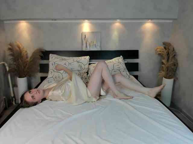 Camilla-Kelly webcam