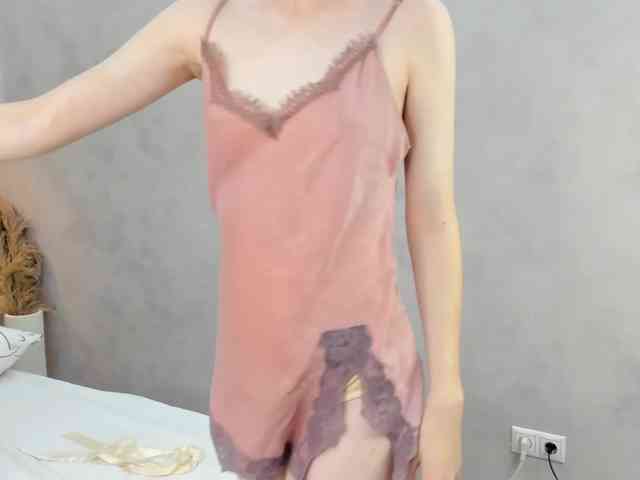 Camilla-Kelly webcam