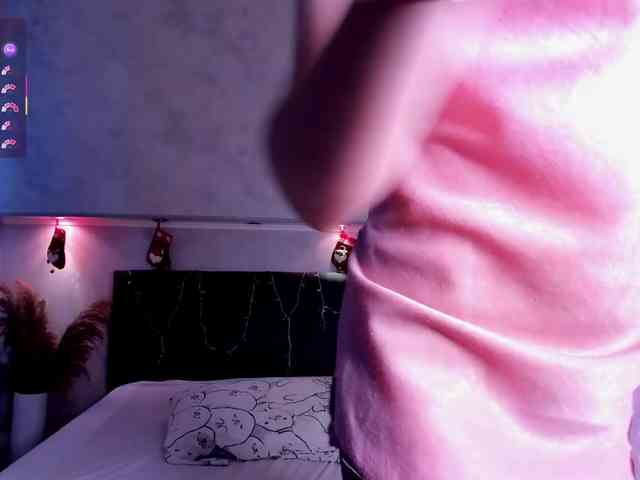 Camilla-Kelly webcam