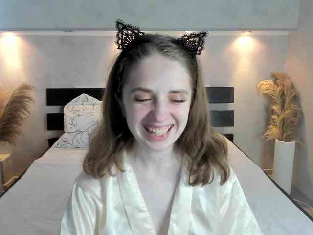 Camilla-Kelly webcam
