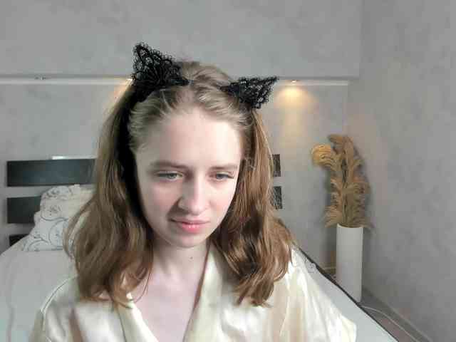 Camilla-Kelly webcam