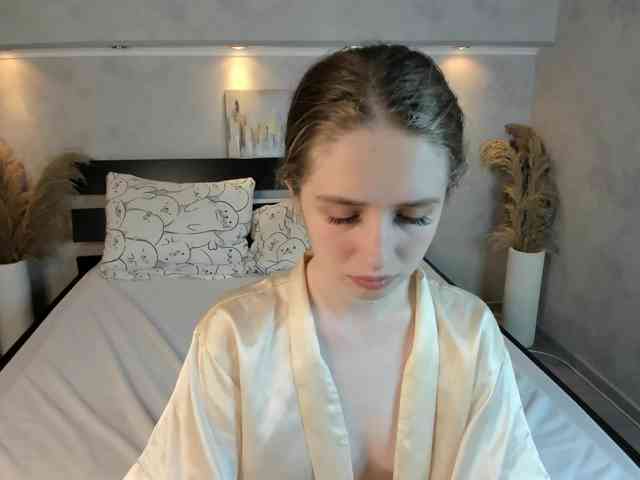 Camilla-Kelly webcam