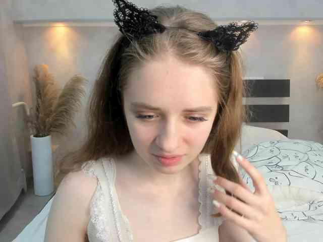 Camilla-Kelly webcam