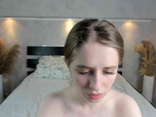 Camilla-Kelly webcam