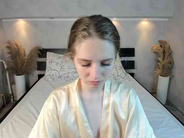 Camilla-Kelly webcam