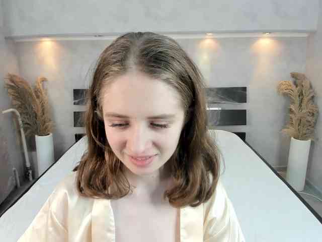 Camilla-Kelly webcam