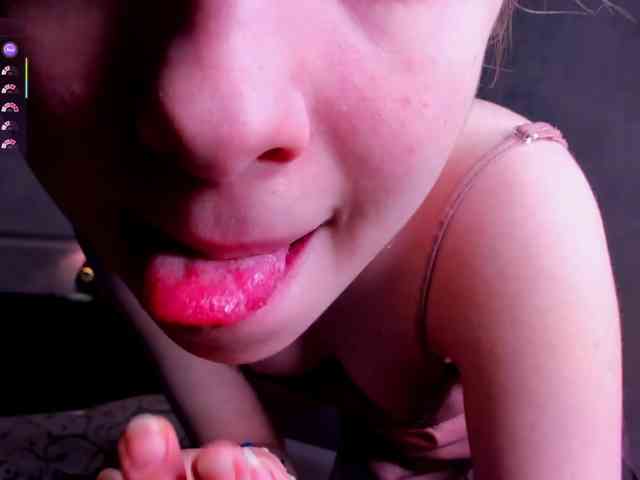 Camilla-Kelly webcam