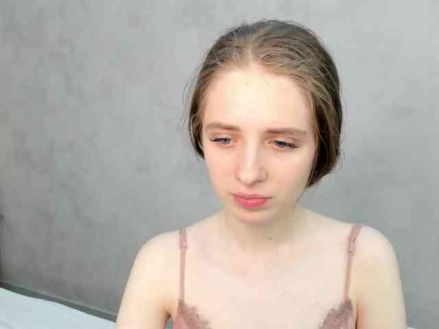 Camilla-Kelly webcam