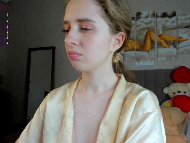 Camilla-Kelly webcam