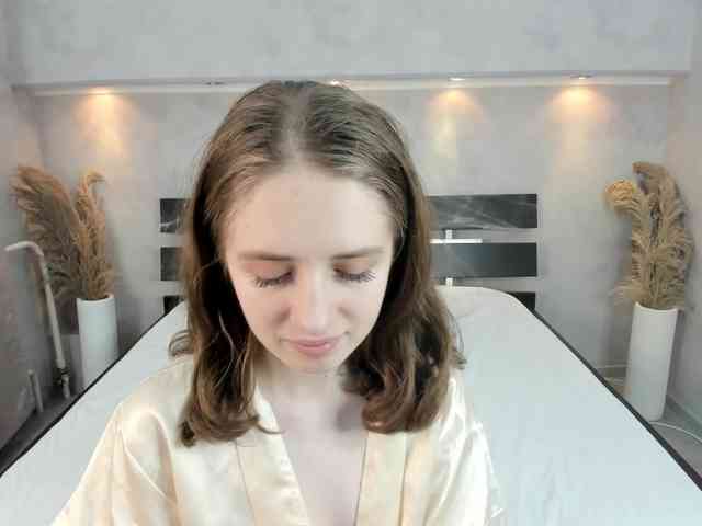 Camilla-Kelly webcam