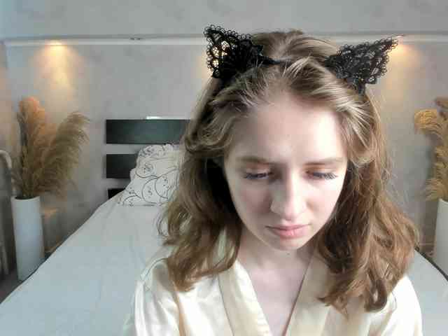 Camilla-Kelly webcam