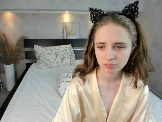 Camilla-Kelly webcam