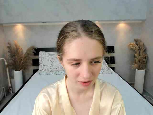 Camilla-Kelly webcam