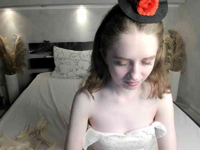 Camilla-Kelly webcam