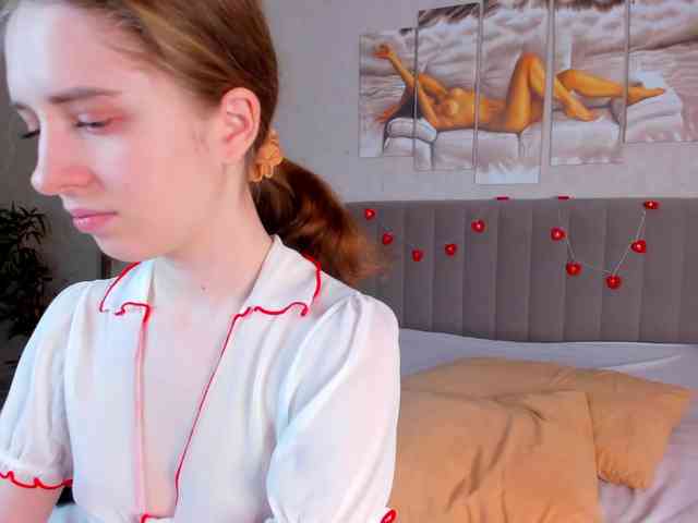 Camilla-Kelly webcam