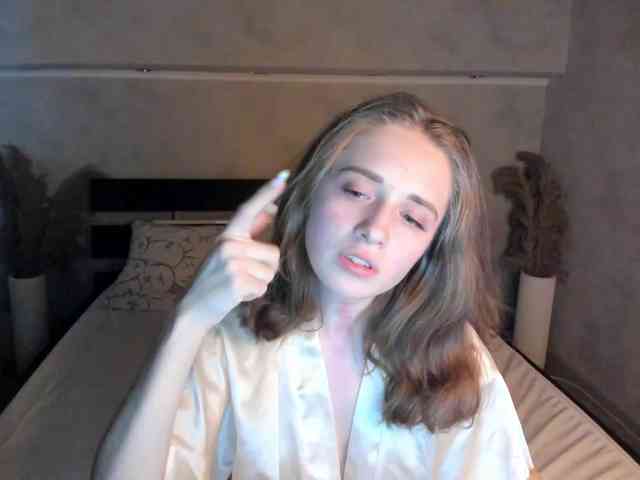Camilla-Kelly webcam