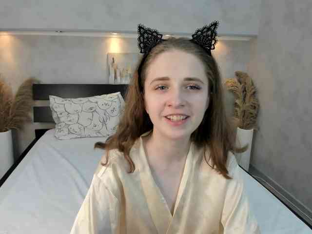 Camilla-Kelly webcam