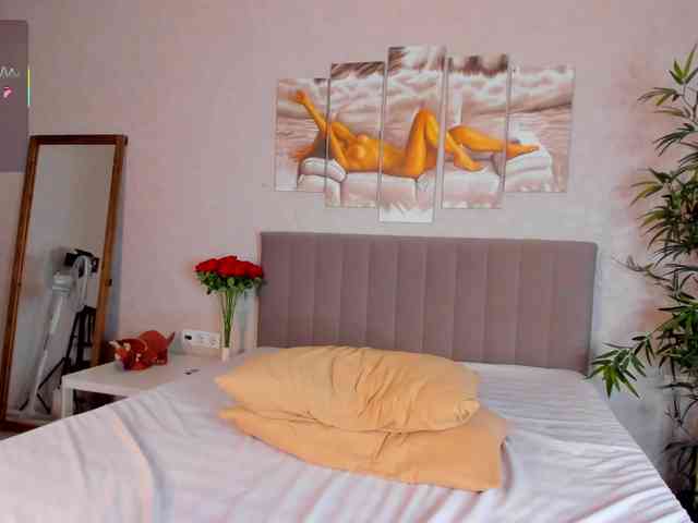 Camilla-Kelly webcam