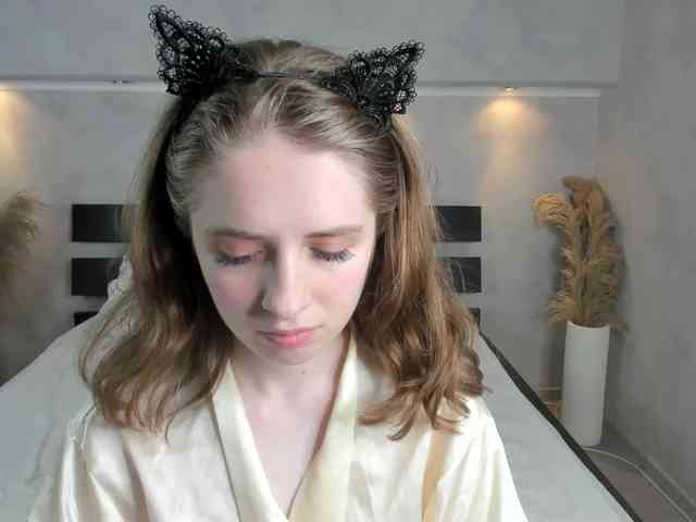 Camilla-Kelly webcam