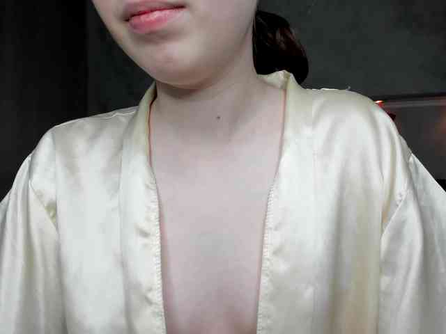 Camilla-Kelly webcam