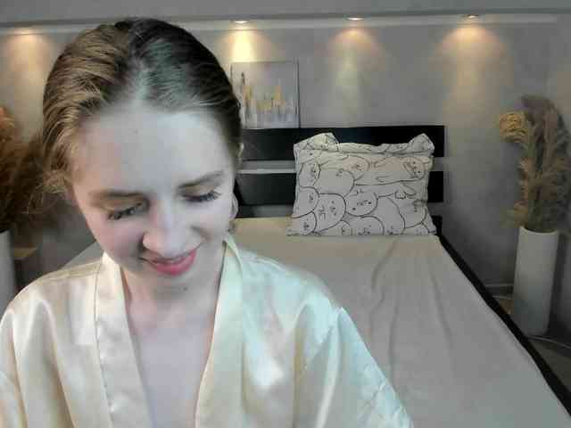 Camilla-Kelly webcam