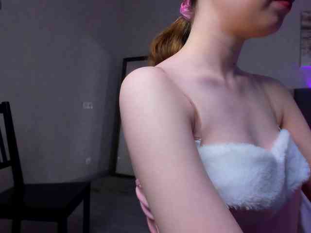 Camilla-Kelly webcam