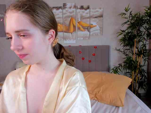 Camilla-Kelly webcam