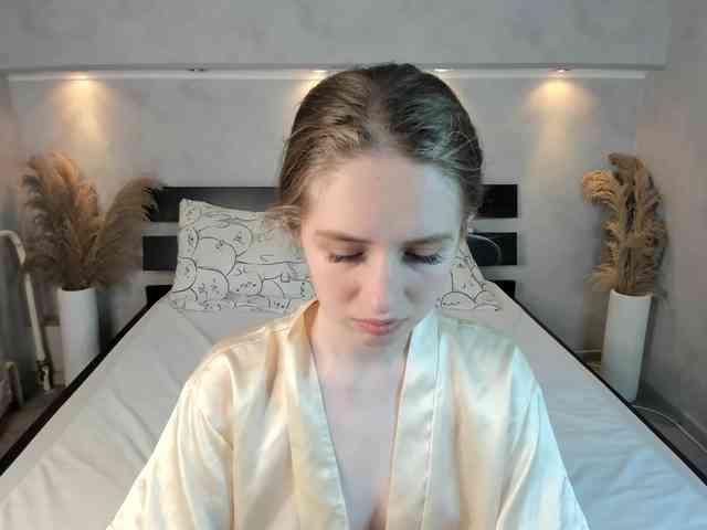 Camilla-Kelly webcam
