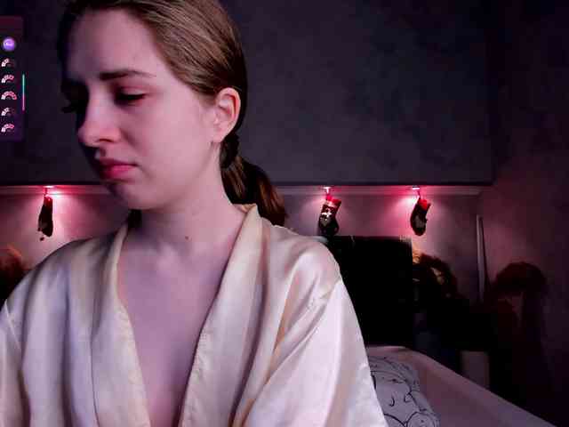 Camilla-Kelly webcam