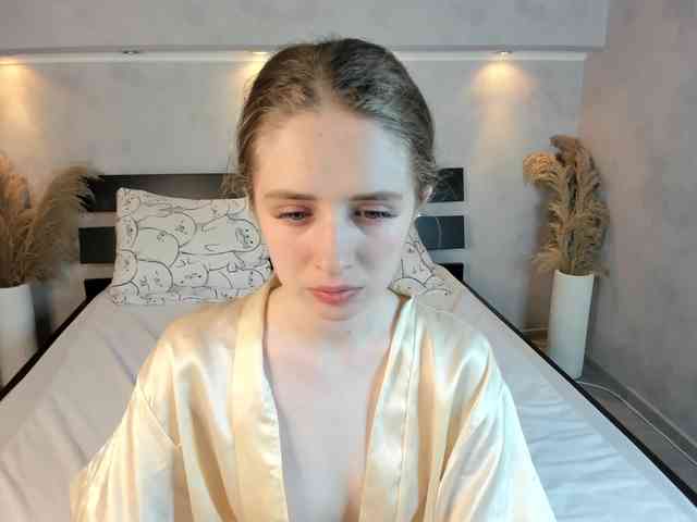 Camilla-Kelly webcam