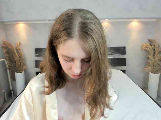 Camilla-Kelly webcam