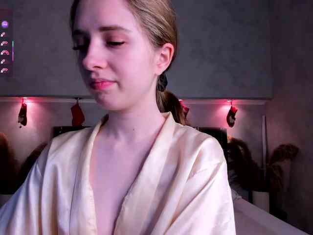 Camilla-Kelly webcam