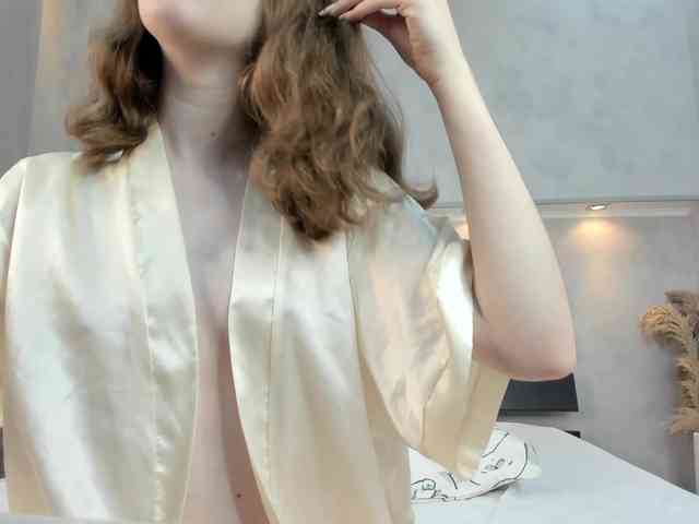 Camilla-Kelly webcam