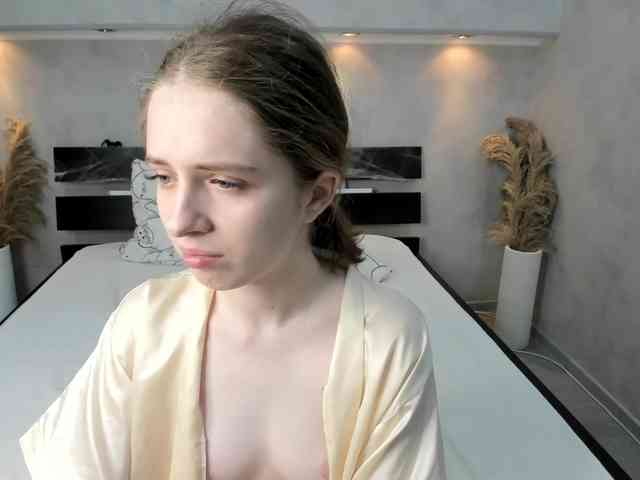 Camilla-Kelly webcam