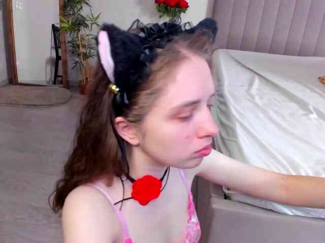 Camilla-Kelly webcam