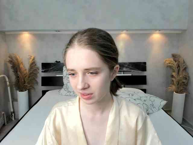 Camilla-Kelly webcam