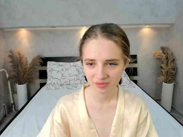 Camilla-Kelly webcam
