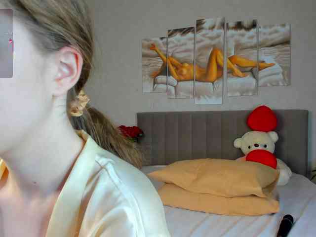 Camilla-Kelly webcam