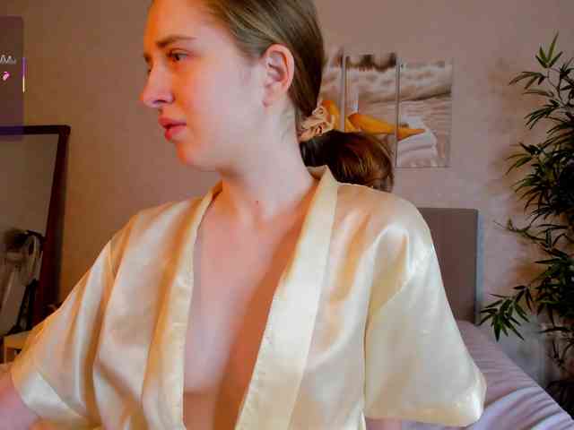 Camilla-Kelly webcam