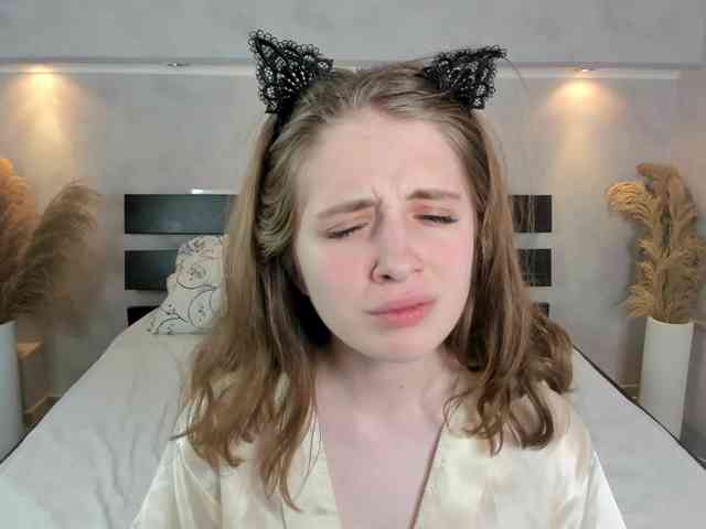 Camilla-Kelly webcam