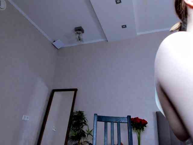 Camilla-Kelly webcam