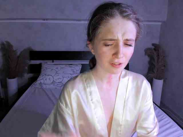 Camilla-Kelly webcam