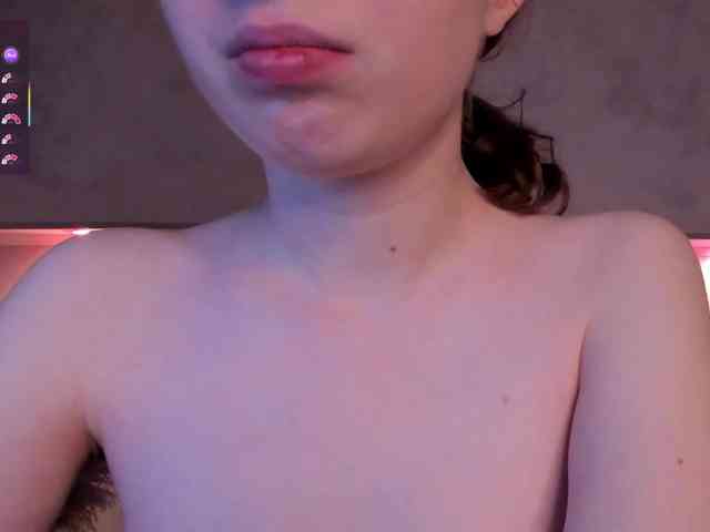 Camilla-Kelly webcam